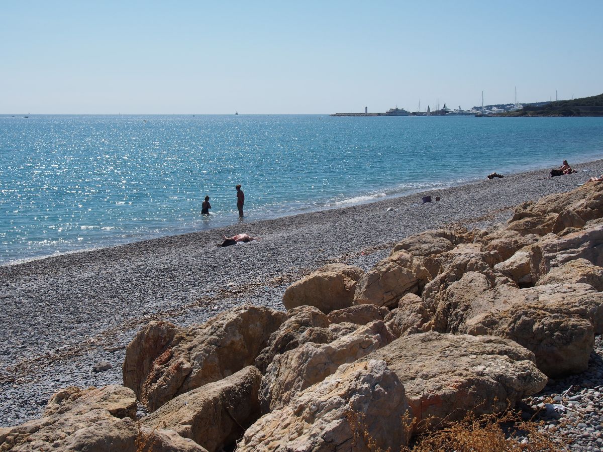 12 Route Antibes to Villeneuve Loubet towards Antibes